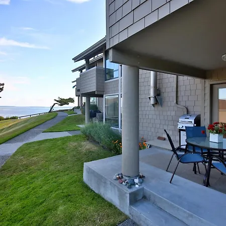 Beachfront Condo - Mutiny Bay By Avantstay Views